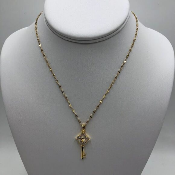 18K Gold Plated Women's Key Pendant Necklace Cubic Zirconia Waterproof Jewelry - Picture 6 of 14